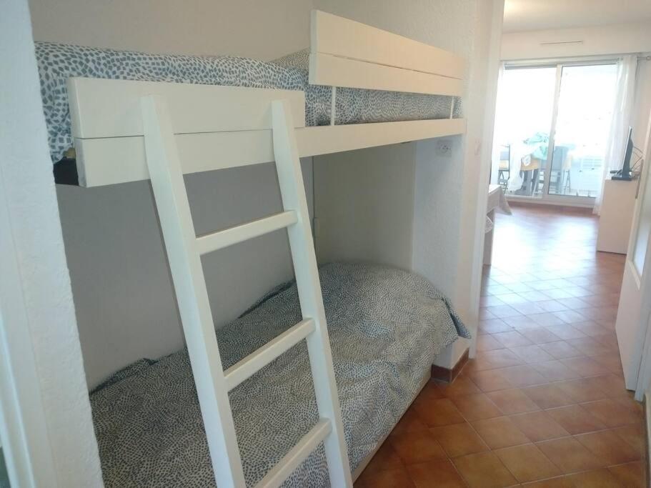 Capri Apartment Saint-Elme Exterior photo